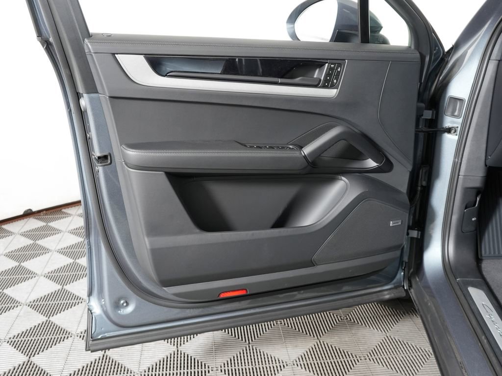 New 2026 Porsche Cayenne S AWD/4WD image 15
