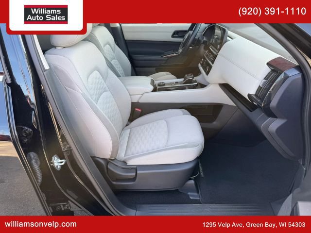 Used 2023 Nissan Pathfinder SV AWD/4WD image 17