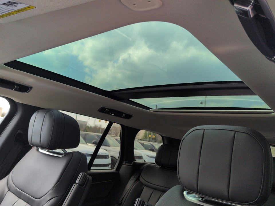New 2025 Land Rover Range Rover SE AWD/4WD image 21