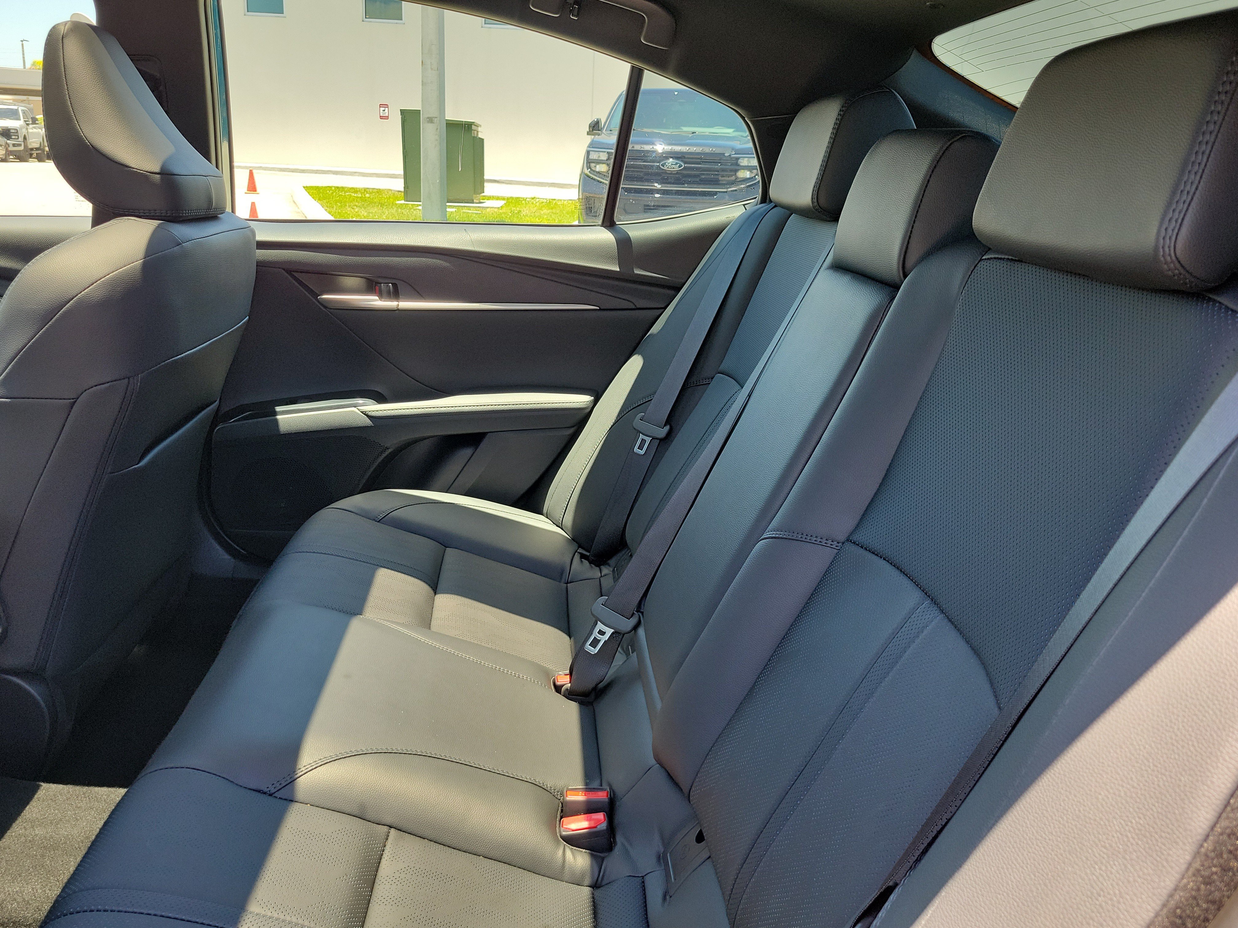 Used 2025 Toyota Camry XSE FWD image 19