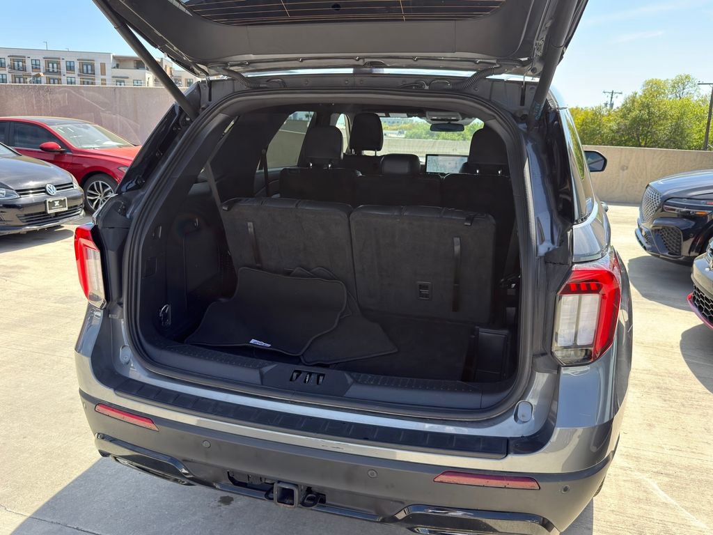 Used 2025 Ford Explorer ST-Line w/ ST-Line Street Pack image 10
