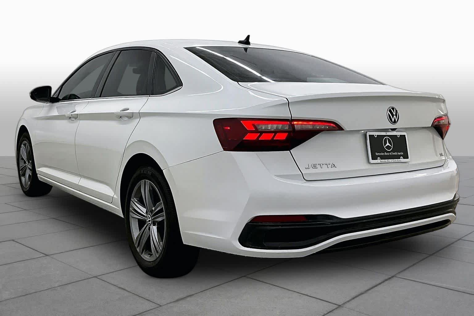 Used 2022 Volkswagen Jetta SE FWD image 11
