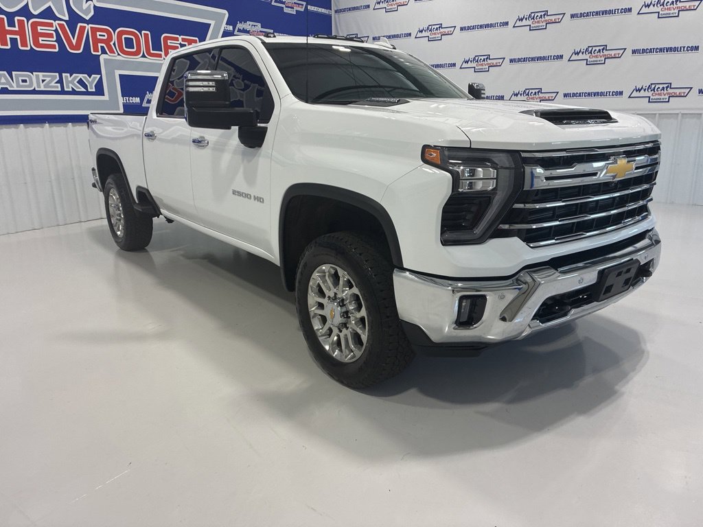 Used 2025 Chevrolet Silverado 2500 LTZ w/ LTZ Premium Package AWD/4WD image 10