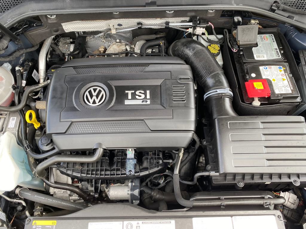 Used 2018 Volkswagen Golf R 4-Door AWD/4WD image 10