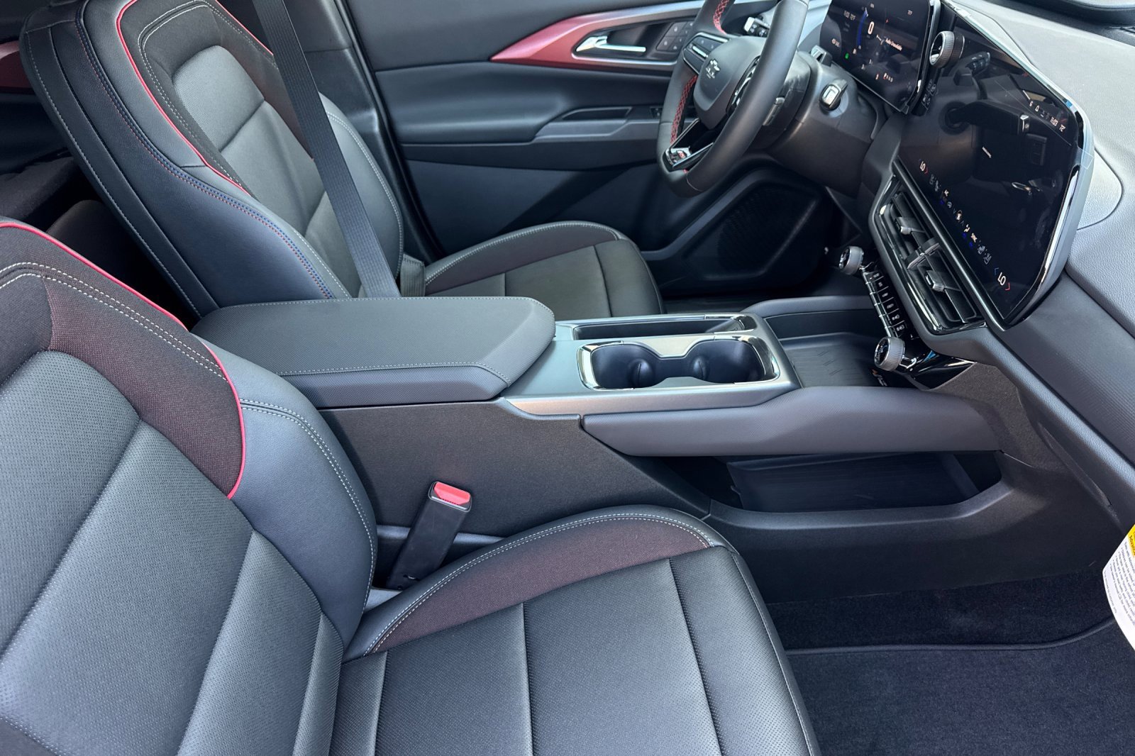 New 2025 Chevrolet Equinox EV RS image 16