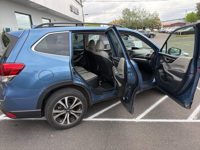 Used 2023 Subaru Forester Limited AWD/4WD image 10