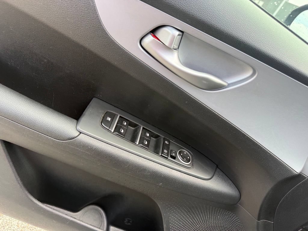 Used 2024 Kia Forte LXS FWD image 6