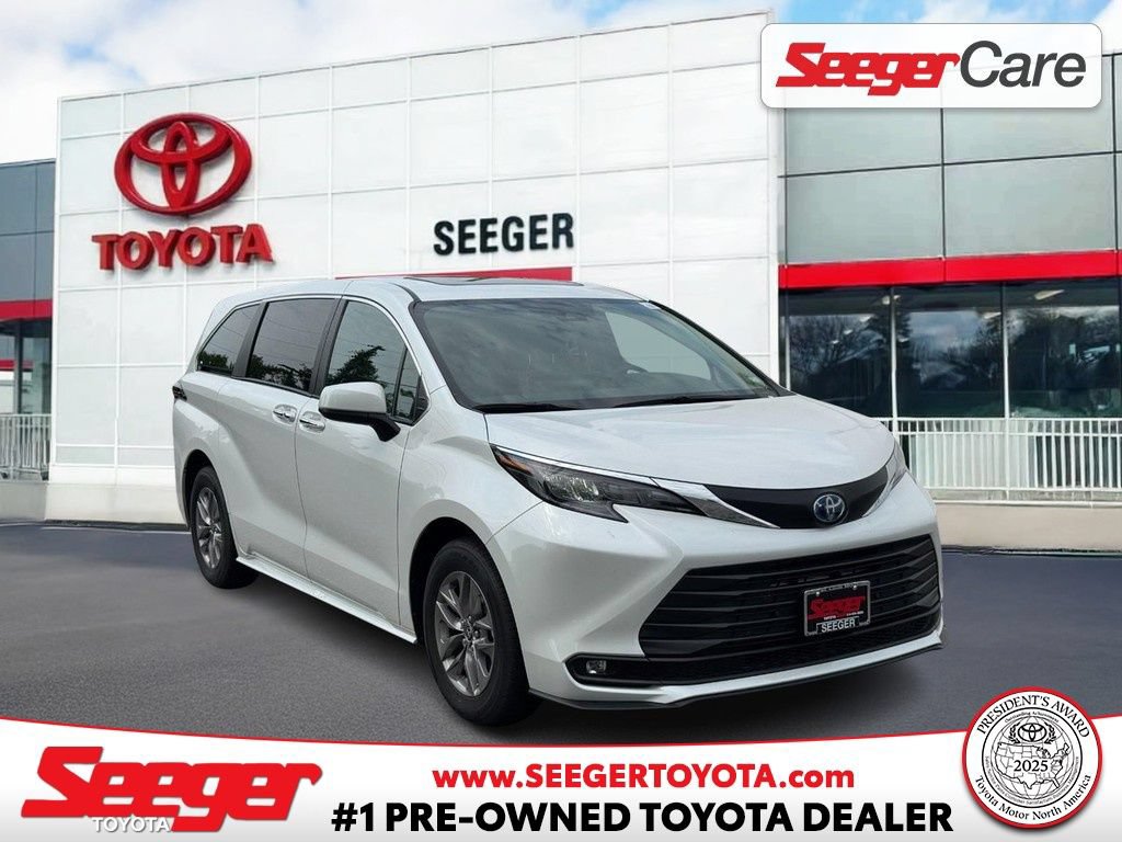 Used 2025 Toyota Sienna XLE