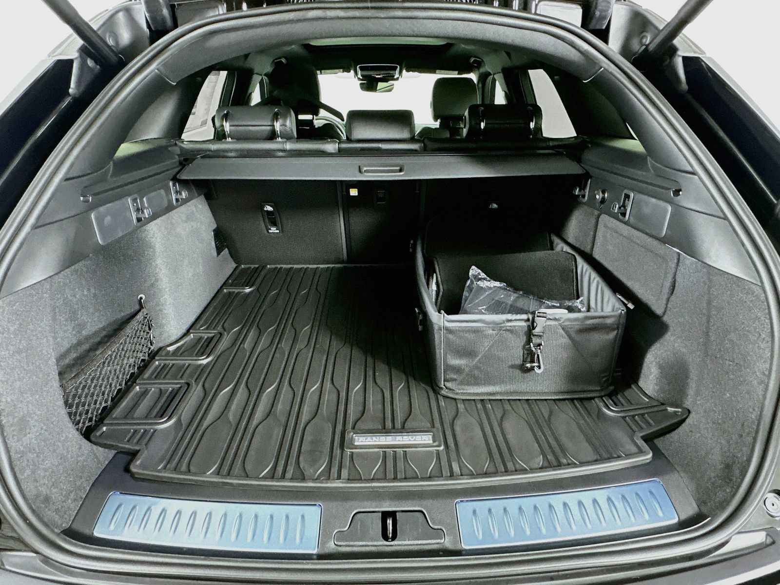 New 2026 Land Rover Range Rover Velar S AWD/4WD image 39