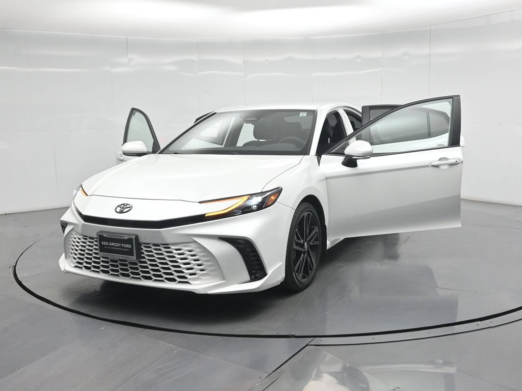 Used 2026 Toyota Camry XSE FWD image 30