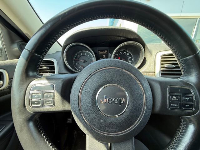 Used 2011 Jeep Grand Cherokee Laredo AWD/4WD image 9