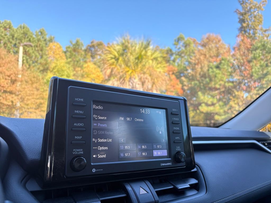 Used 2021 Toyota RAV4 XLE image 24