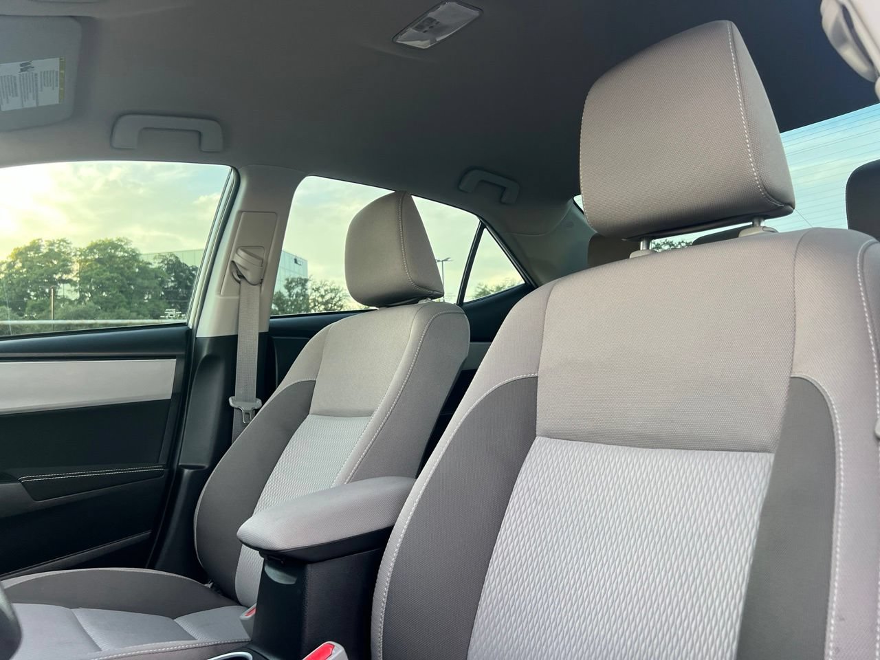 Used 2019 Toyota Corolla LE FWD image 11