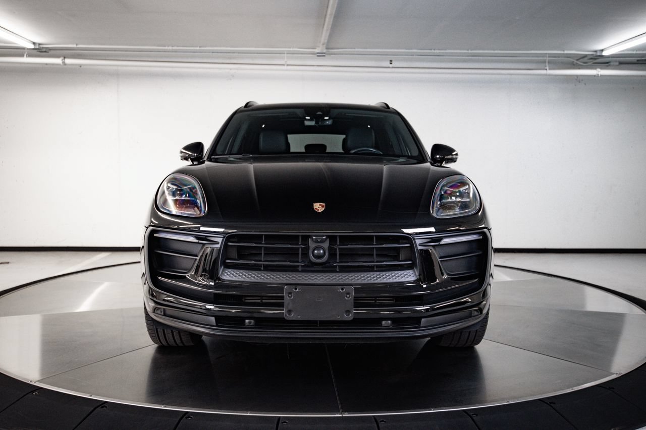 Certified 2024 Porsche Macan AWD/4WD image 10
