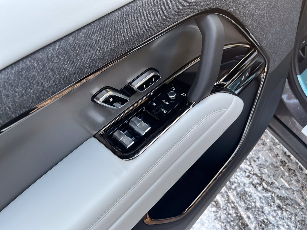 New 2026 Land Rover Range Rover Sport SE AWD/4WD image 12