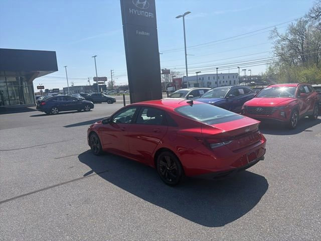 Certified 2021 Hyundai Elantra SEL image 4