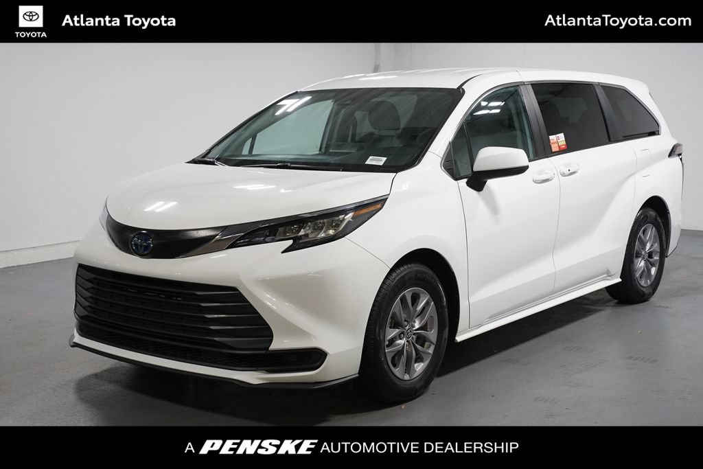 Certified 2023 Toyota Sienna LE FWD image 1