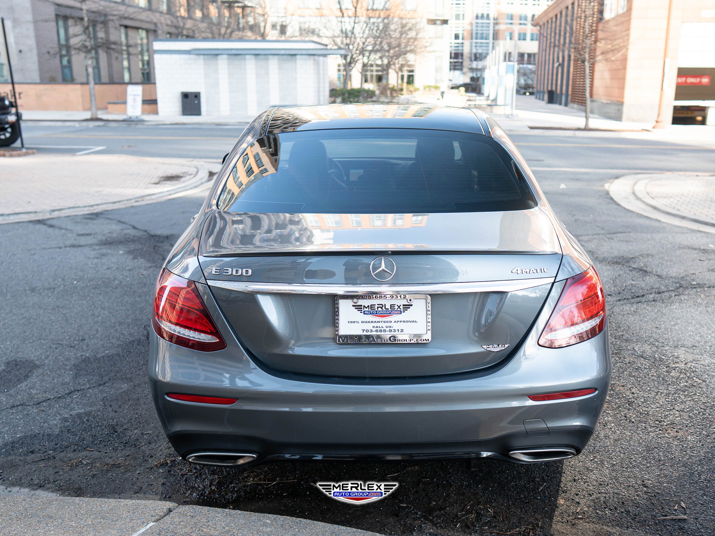 Used 2019 Mercedes-Benz E 300 4MATIC w/ Premium 1 Package image 6