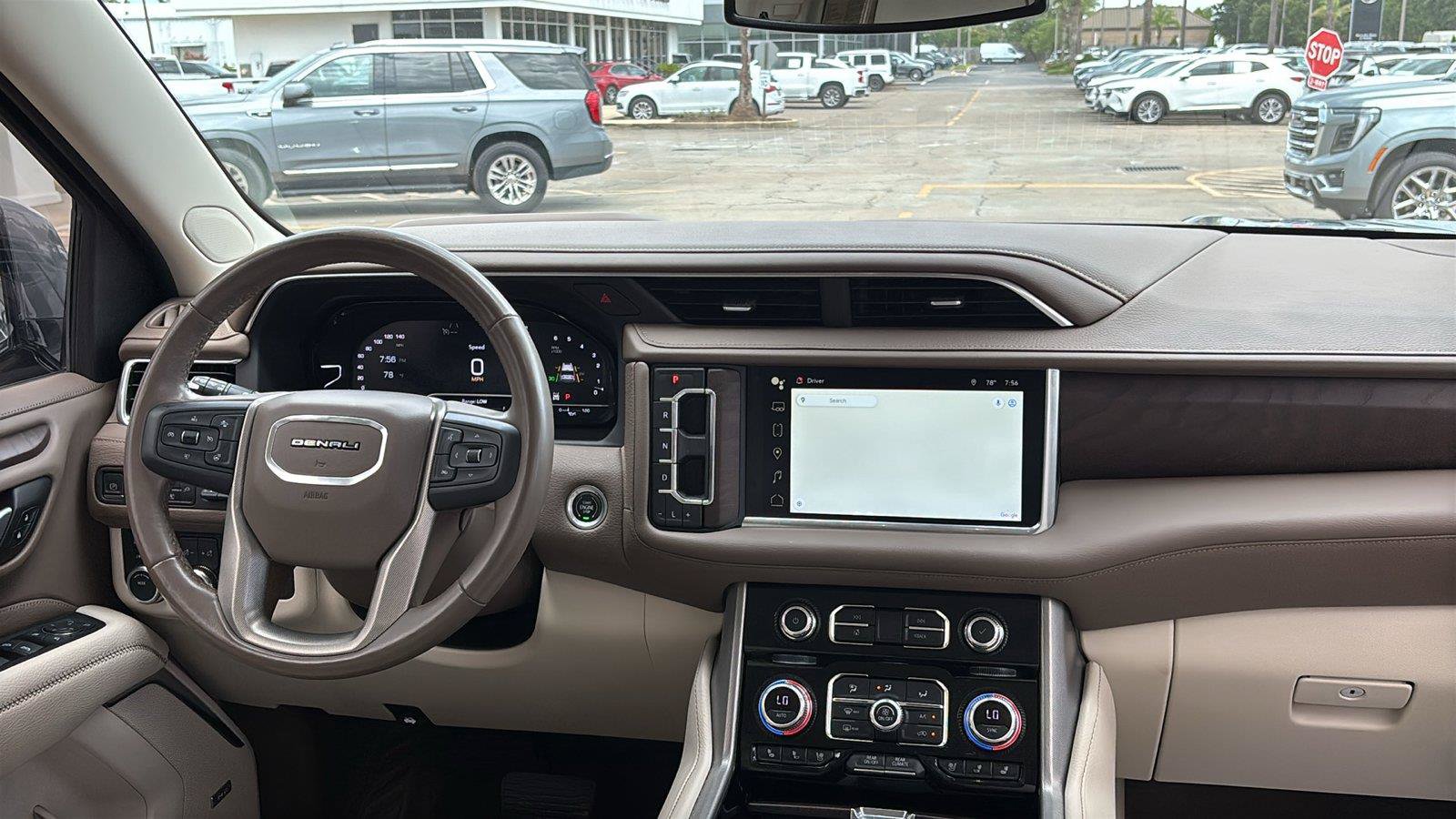 Used 2022 GMC Yukon Denali AWD/4WD image 29