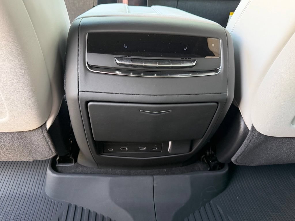 New 2026 Cadillac Escalade Platinum Sport w/ LPO, ONYX Package AWD/4WD image 25
