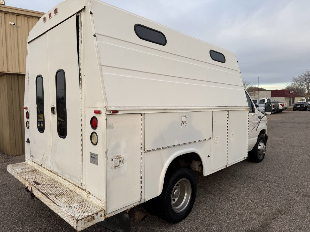 Used 1999 Ford E-350 and Econoline 350 Super Duty RWD image 5