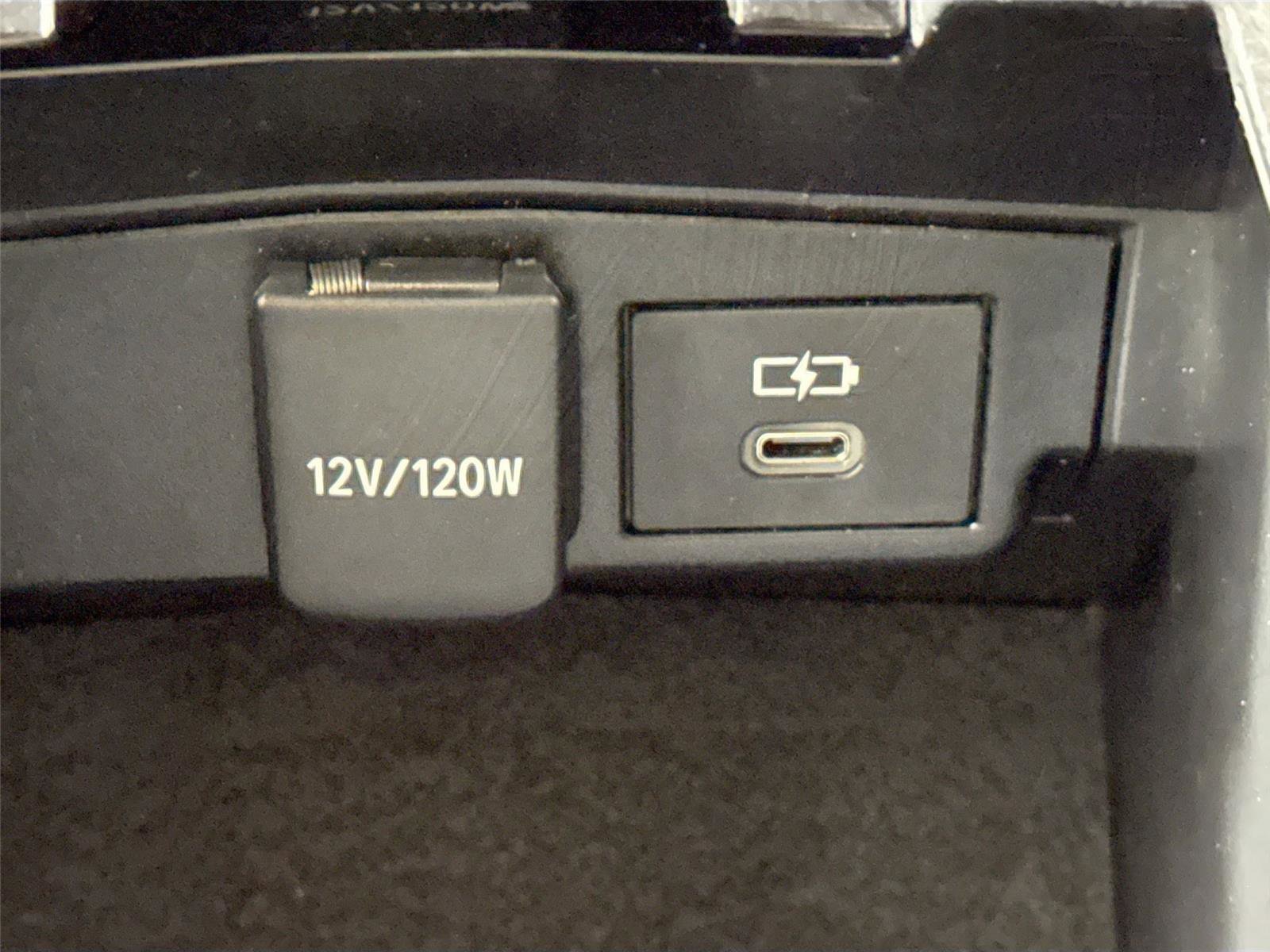 Used 2022 Toyota Corolla SE image 31