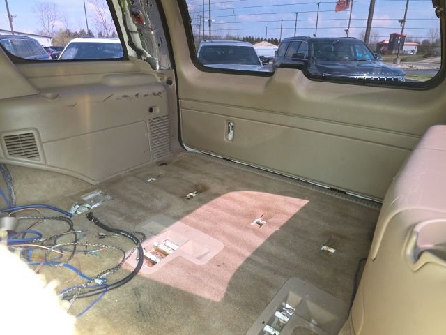 Used 2004 Chevrolet Tahoe Z71 w/ Z71 Preferred Equipment Group AWD/4WD image 29
