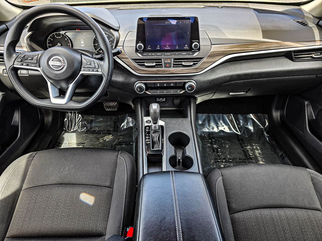 Used 2025 Nissan Altima 2.5 SV image 33