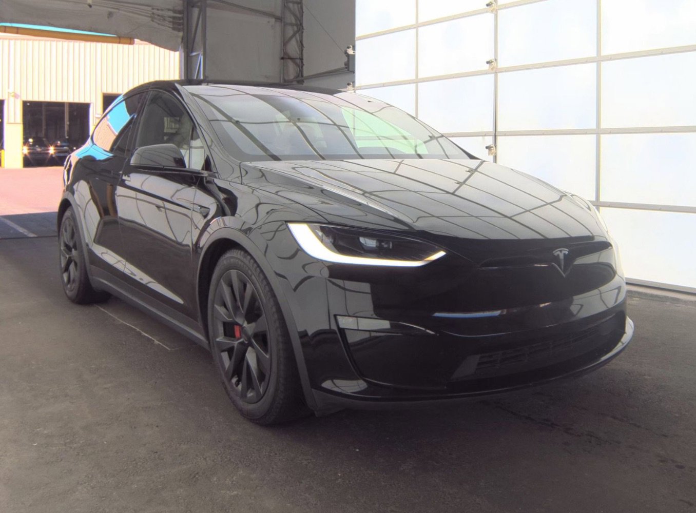 Used 2024 Tesla Model X Plaid image 3