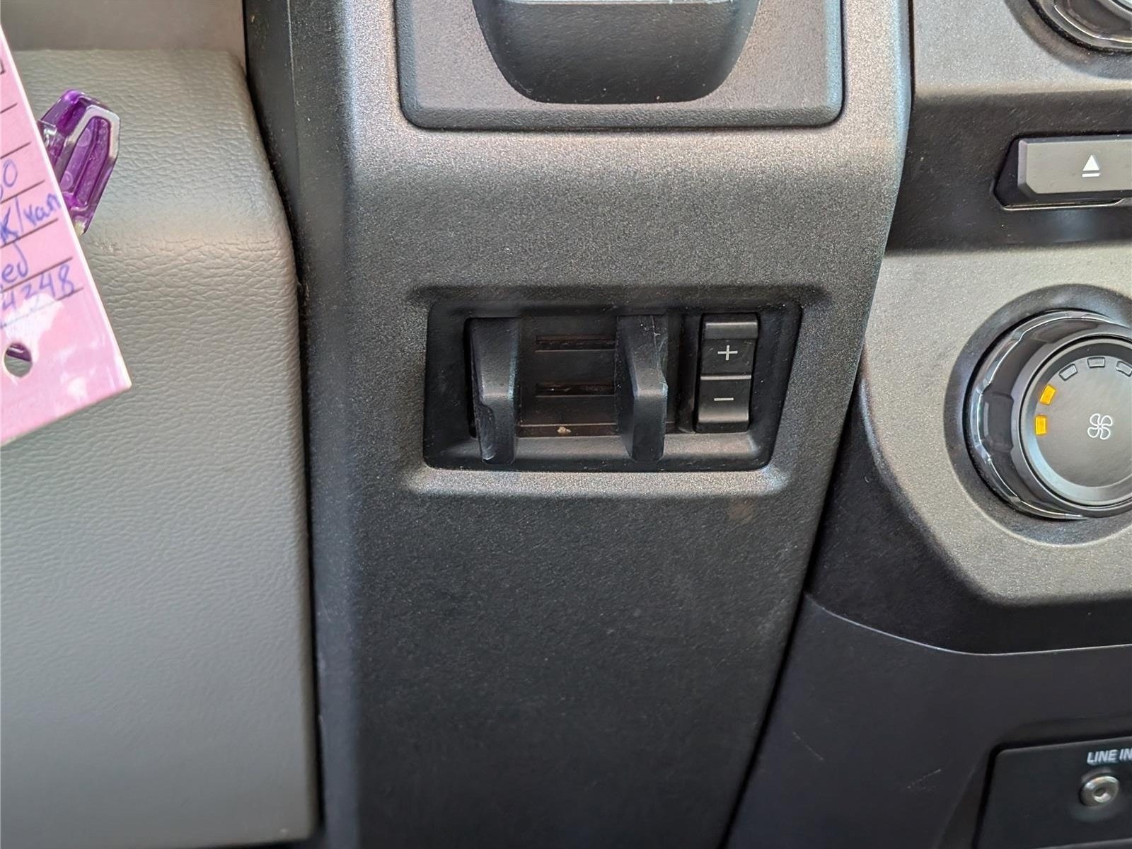 Used 2017 Ford F550 4x4 Regular Cab Super Duty image 21
