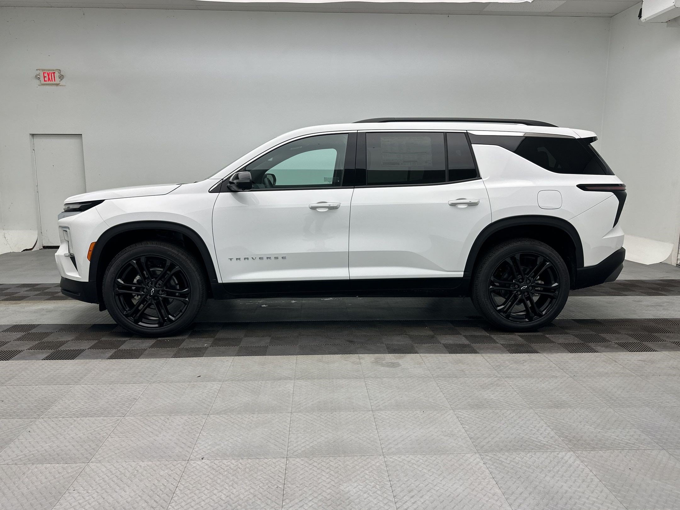 Certified 2026 Chevrolet Traverse LT w/ Driver Confidence Package AWD/4WD image 2