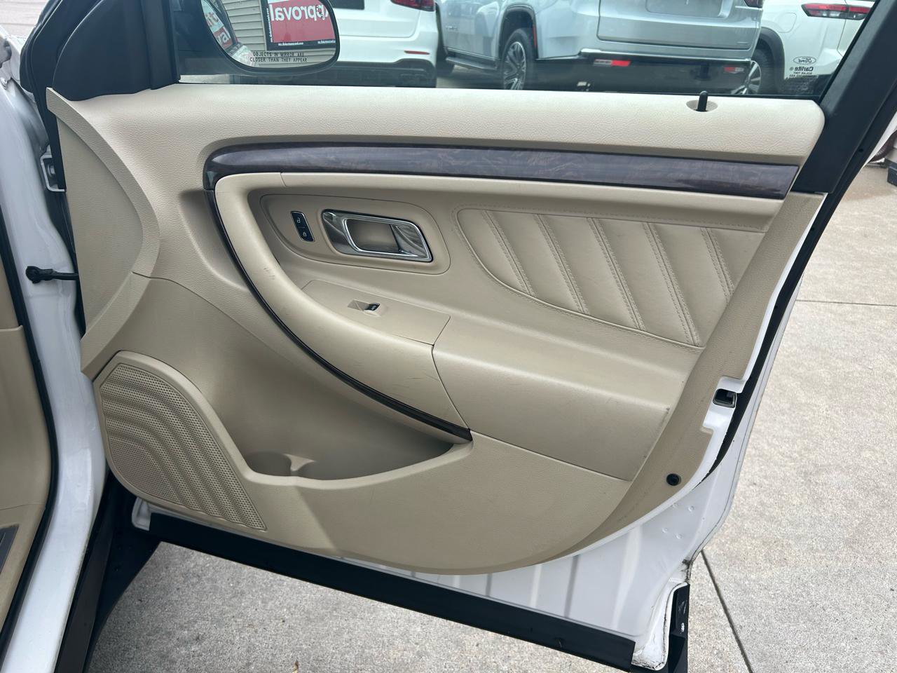 Used 2013 Ford Taurus Limited image 16