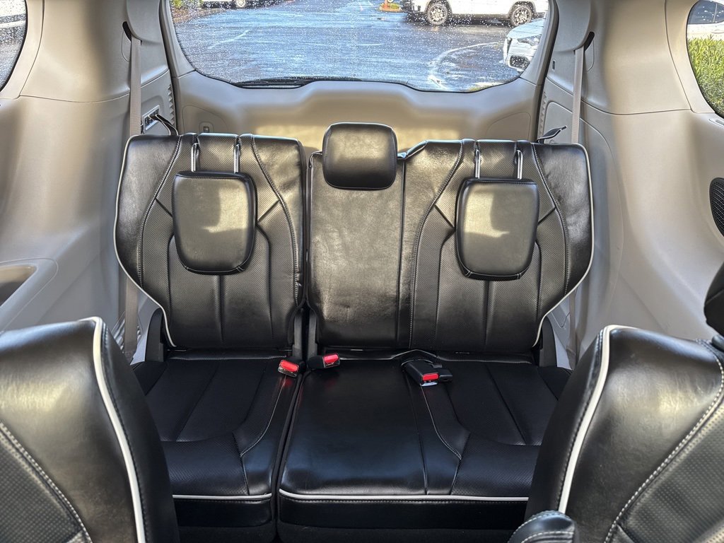 Used 2022 Chrysler Pacifica Limited image 29