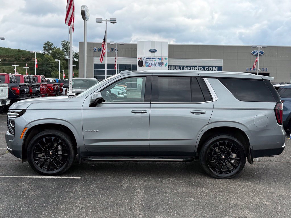 Used 2025 Chevrolet Tahoe LS AWD/4WD image 2