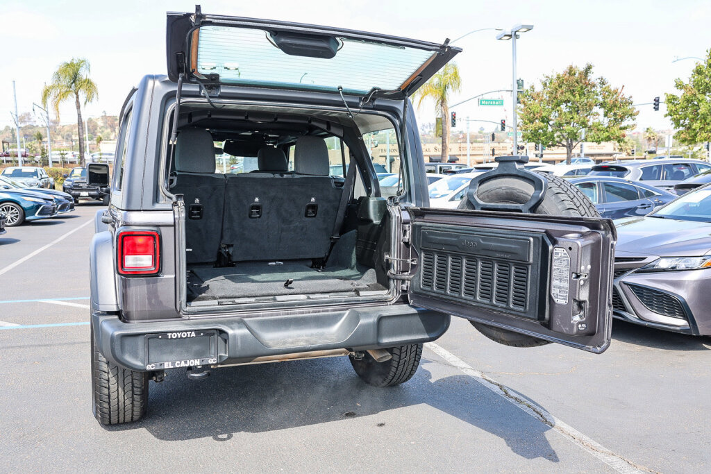 Used 2024 Jeep Wrangler Unlimited Sport AWD/4WD image 23