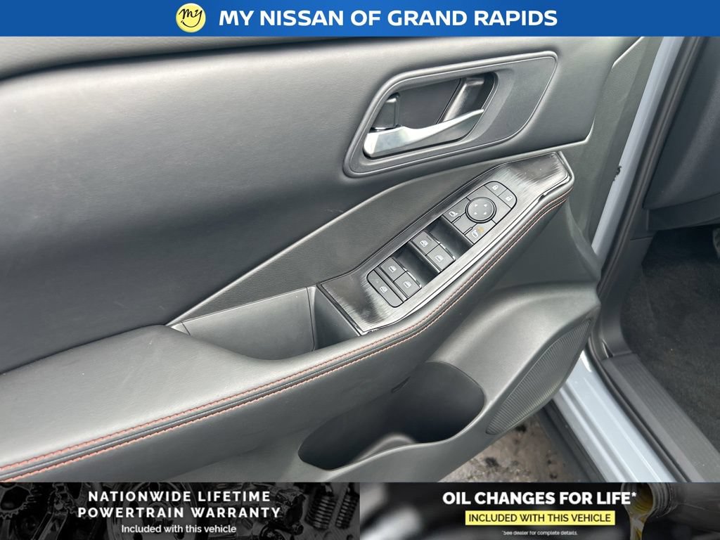 New 2026 Nissan Rogue SV AWD/4WD image 12