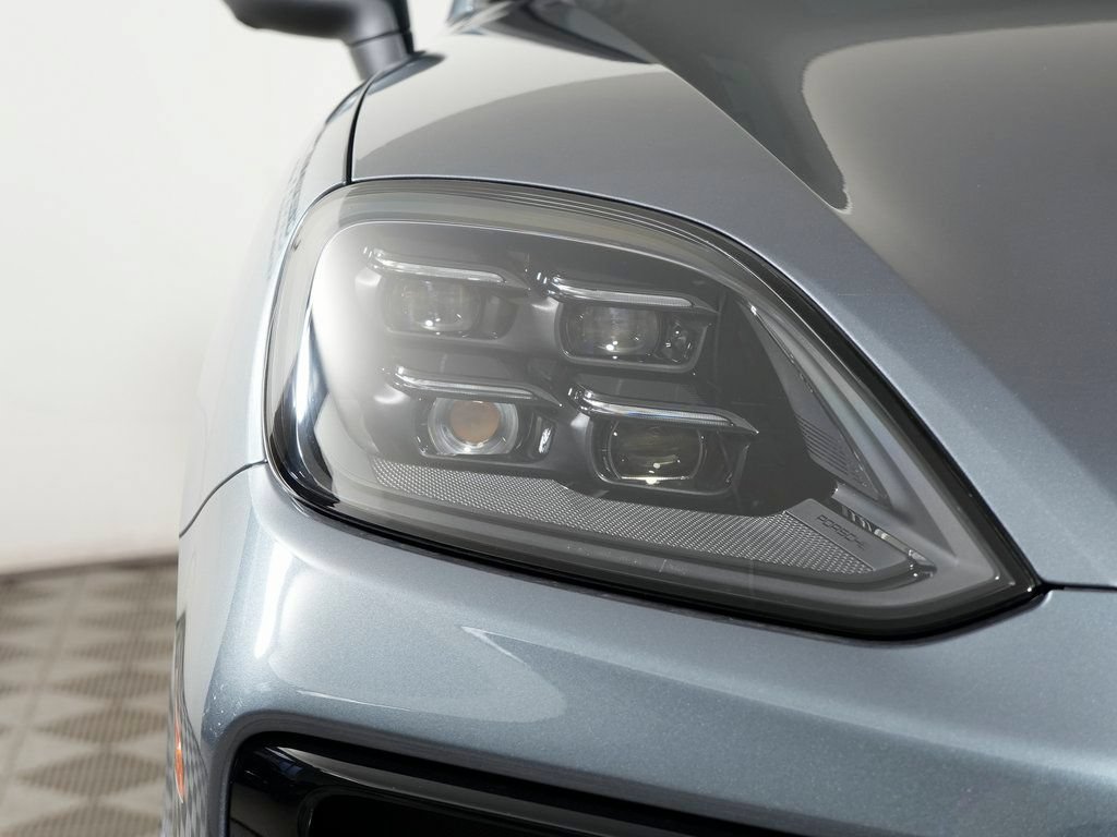 Certified 2026 Porsche Cayenne Coupe AWD/4WD image 11