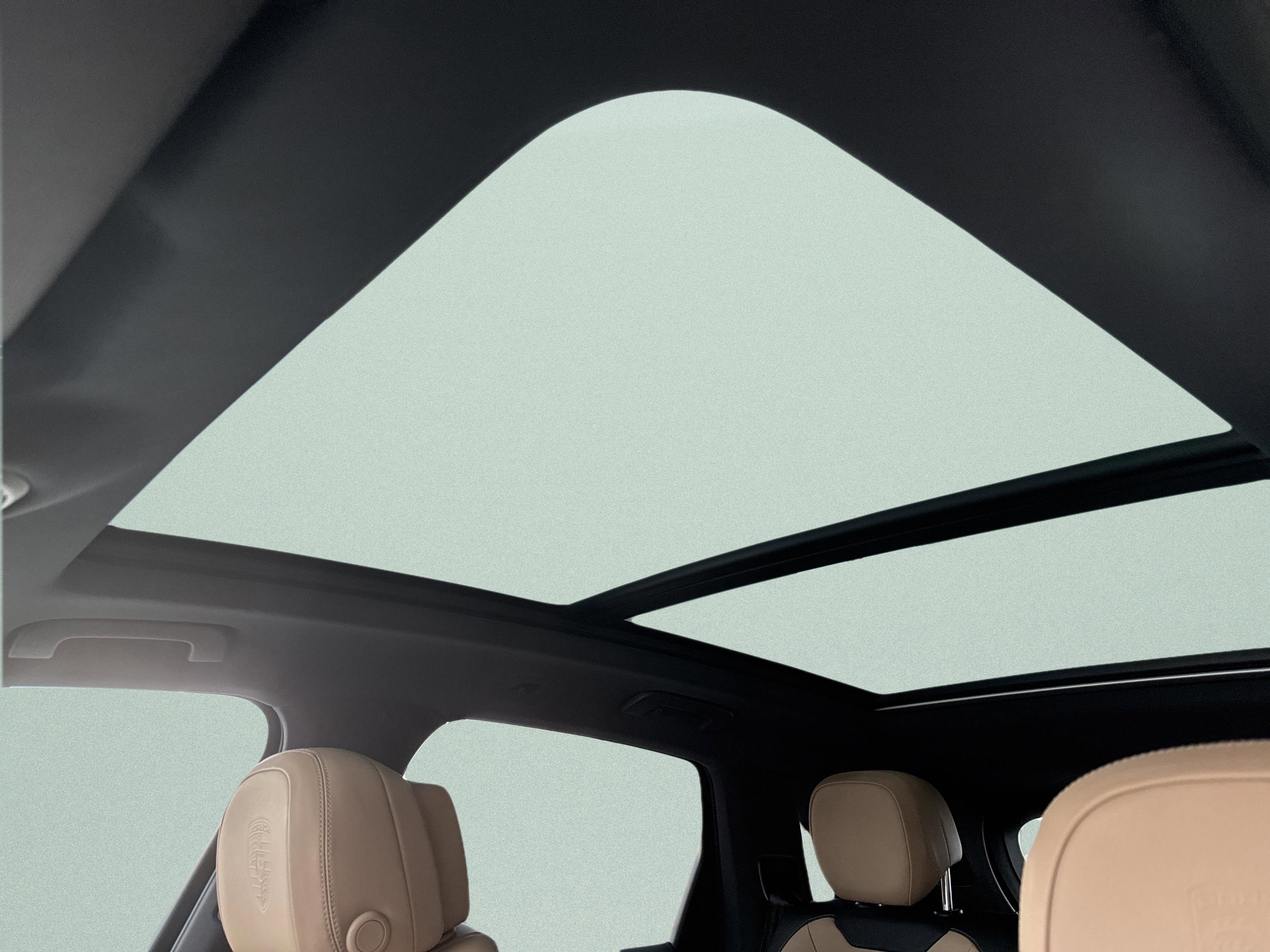 Used 2024 Porsche Cayenne image 30