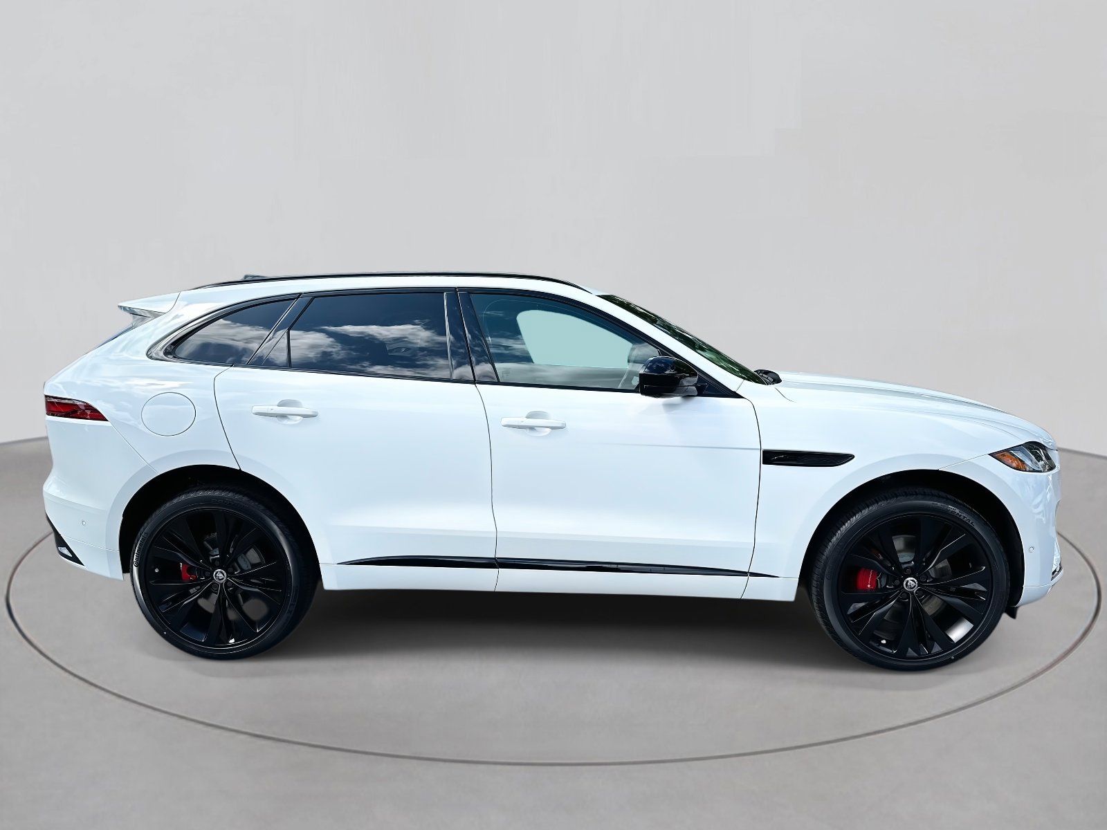 New 2026 Jaguar F-PACE R-Dynamic S image 5