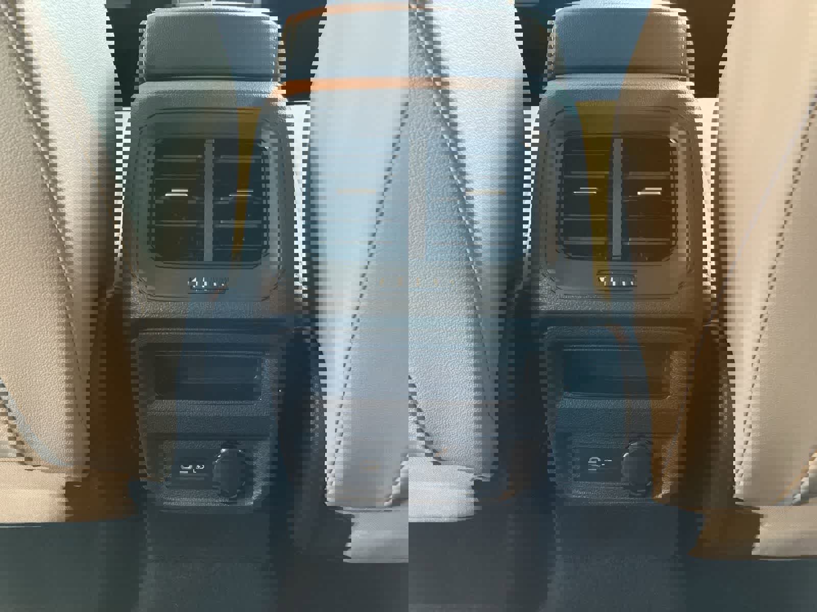 Used 2021 Volkswagen Tiguan SE image 22