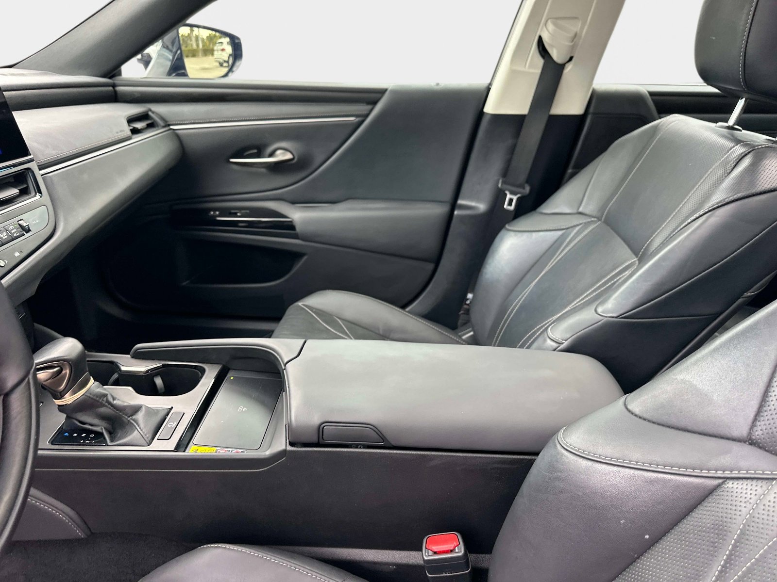 Used 2024 Lexus ES 350 w/ Technology Package image 22