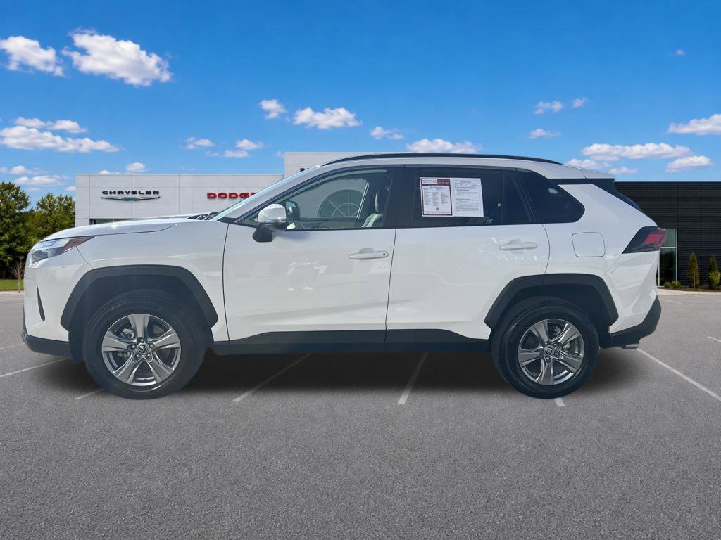 Used 2022 Toyota RAV4 XLE w/ Convenience Package AWD/4WD image 5