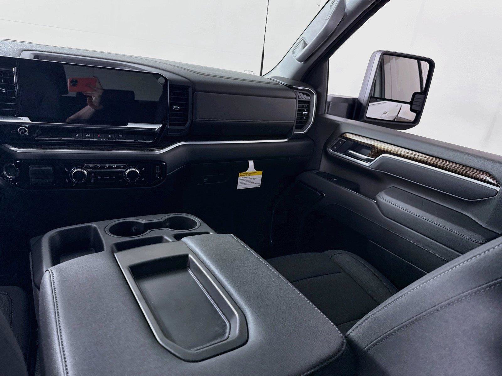 New 2026 GMC Sierra 2500 SLE w/ SLE Value Package; AWD/4WD image 16