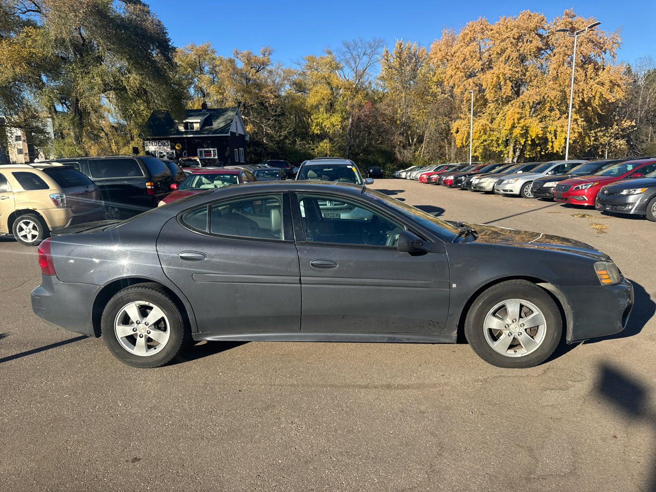 Used 2008 Pontiac Grand Prix w/ Premium Package image 4