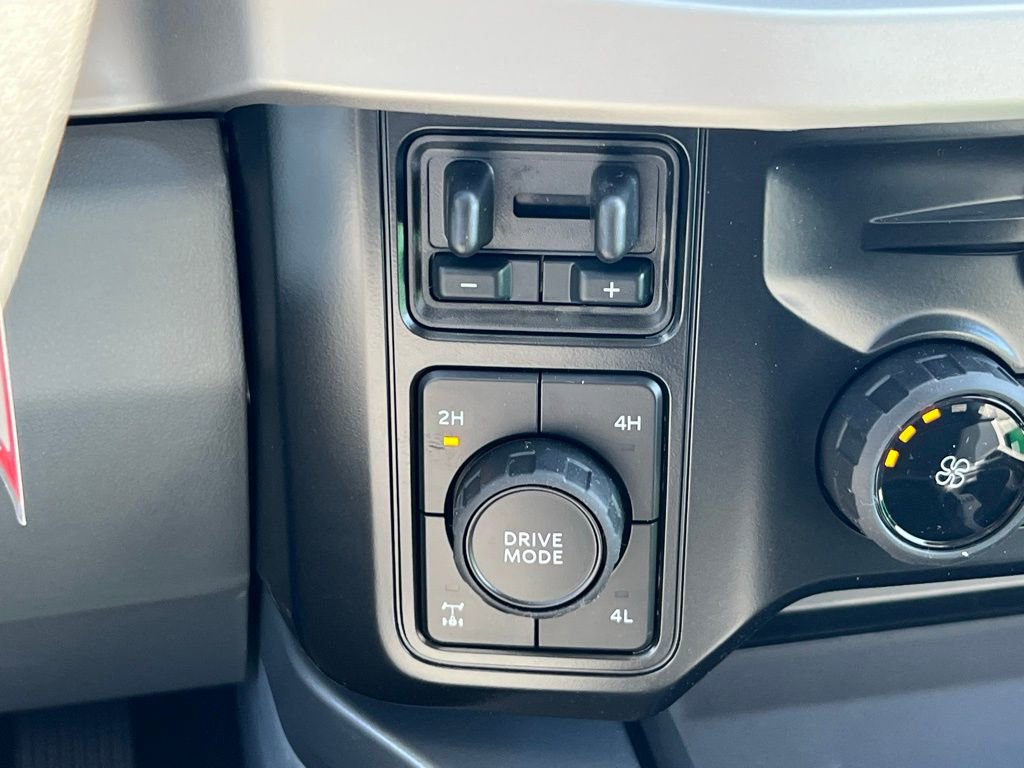 New 2026 Ford F250 XLT w/ FX4 Off-Road Package image 32