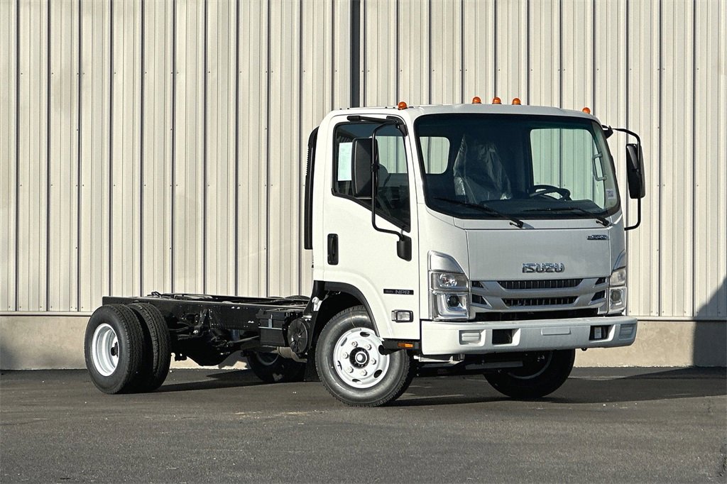 Used 2024 Isuzu NPR video 2