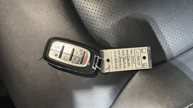 Used 2024 Chrysler Pacifica Touring-L FWD image 32