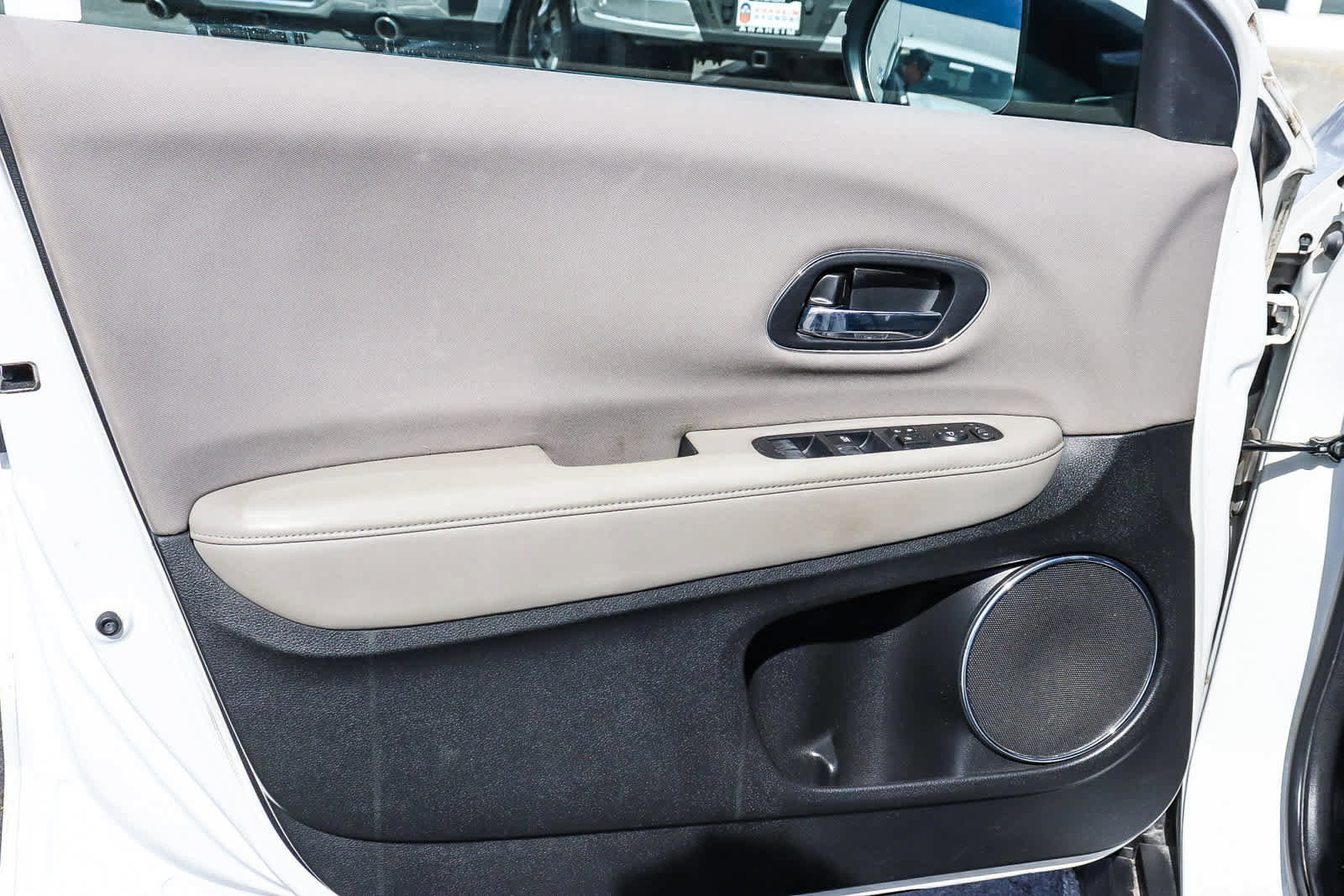 Used 2016 Honda HR-V EX image 19