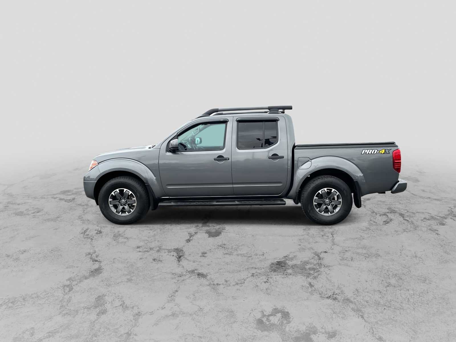 Used 2020 Nissan Frontier PRO-4X w/ Pro-4x Utility Package image 5