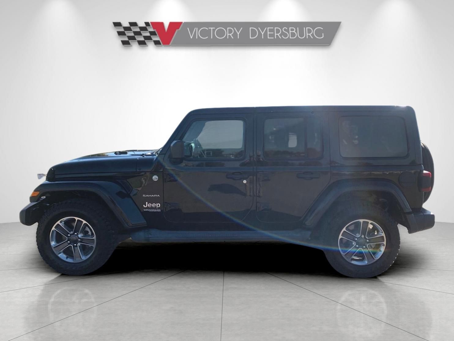 Used 2018 Jeep Wrangler Unlimited Sahara w/ Safety Group image 5